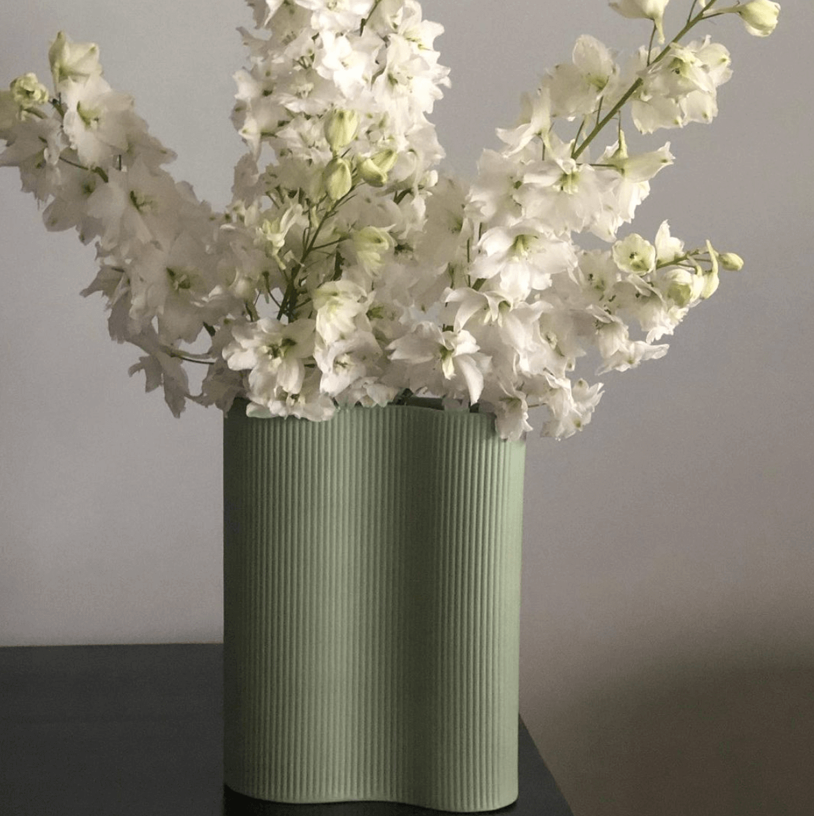Medium Infinity Vase Ribbed Green