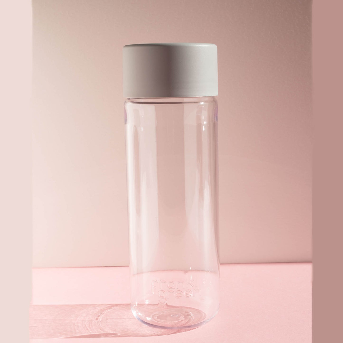 Light grey resuabledrink bottle